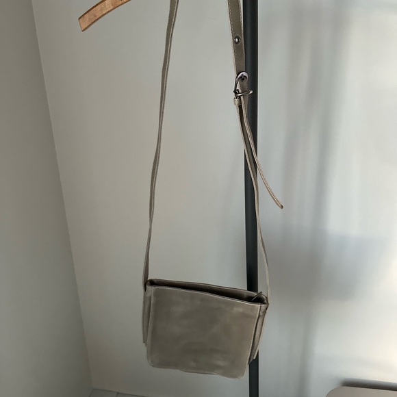Mat and Nat Vegan Leather Made in Montreal Crossbody Bag - Picture 2 of 8
